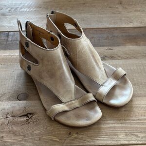 Women's Tan Leather Sandals
